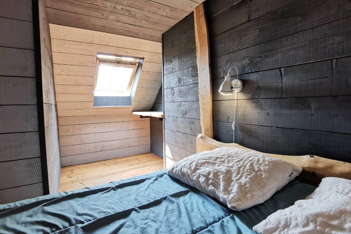 First floor: Bedroom 1 - Bed 140