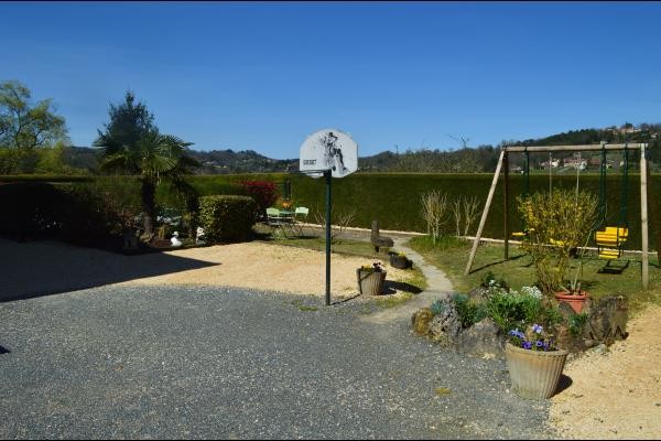 SUITE JARDIN JEUX PANIER DE BASKET Gîte La Villa Périgourdine 24200 SARLAT DORDOGNE
