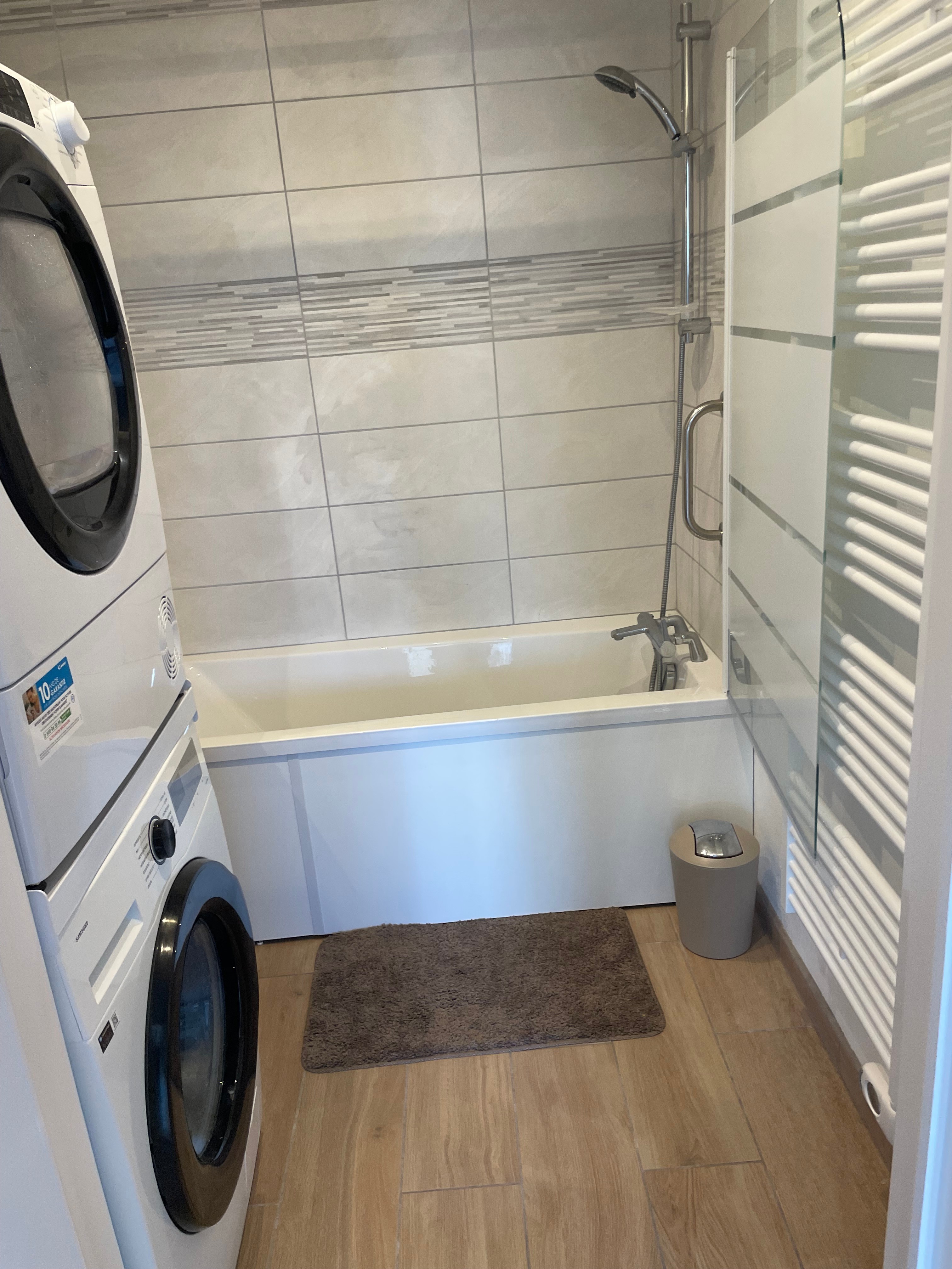 LAVE LINGE ET SÈCHE LINGE