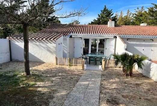 Maison mitoyenne dans le Village de la Tresson