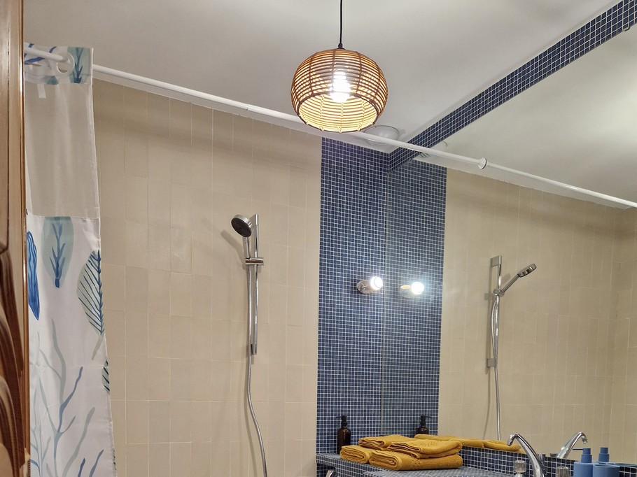 Salle de bain de la chambre BALI