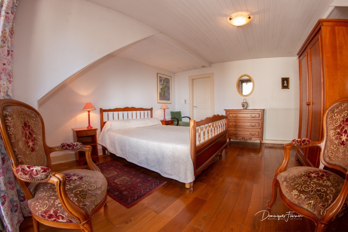Chambre spacieuse avec lit double en 140