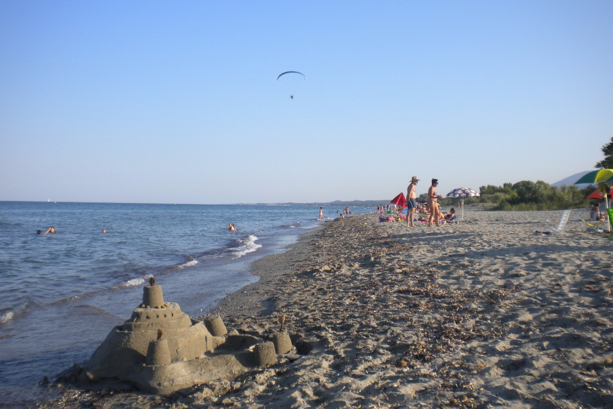 La plage de la résidence en fin de journée.