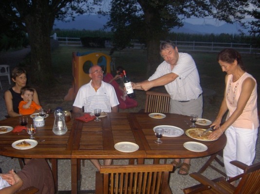 table d'hôtes à l'extérieur