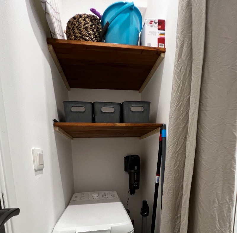 lave linge indépendant, fer à repasser, accessoire ménage a disposition
