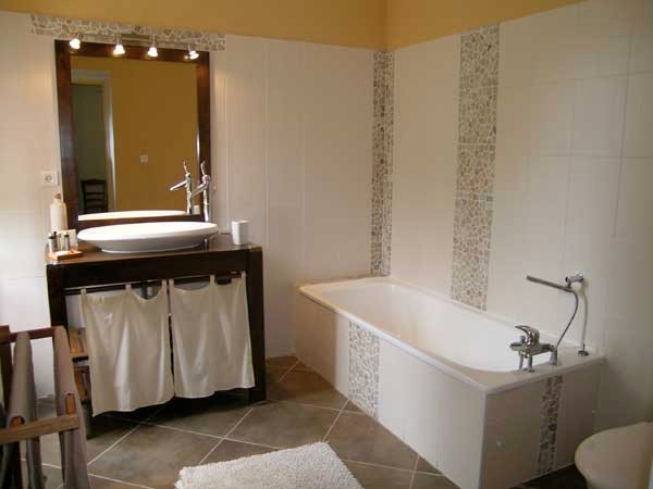 Salle de bain chambre orange
