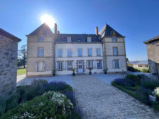 the entrance to the Château