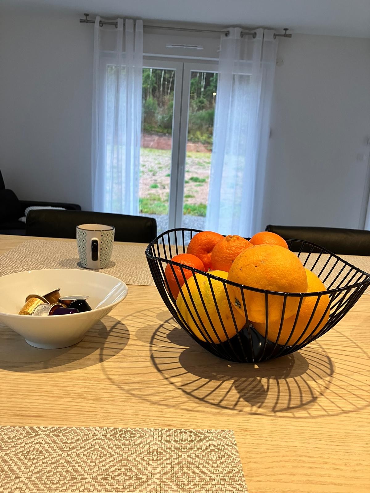 Cuisine ouverte sur salon/ séjour -Gîte du Thoné