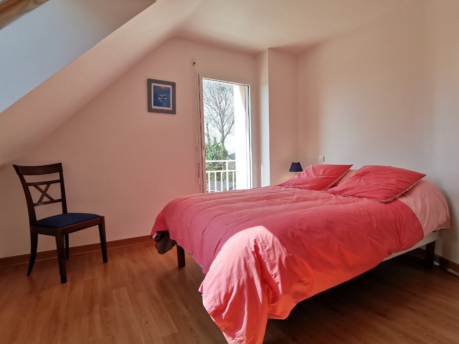 Etage: chambre 1 avec lit 140