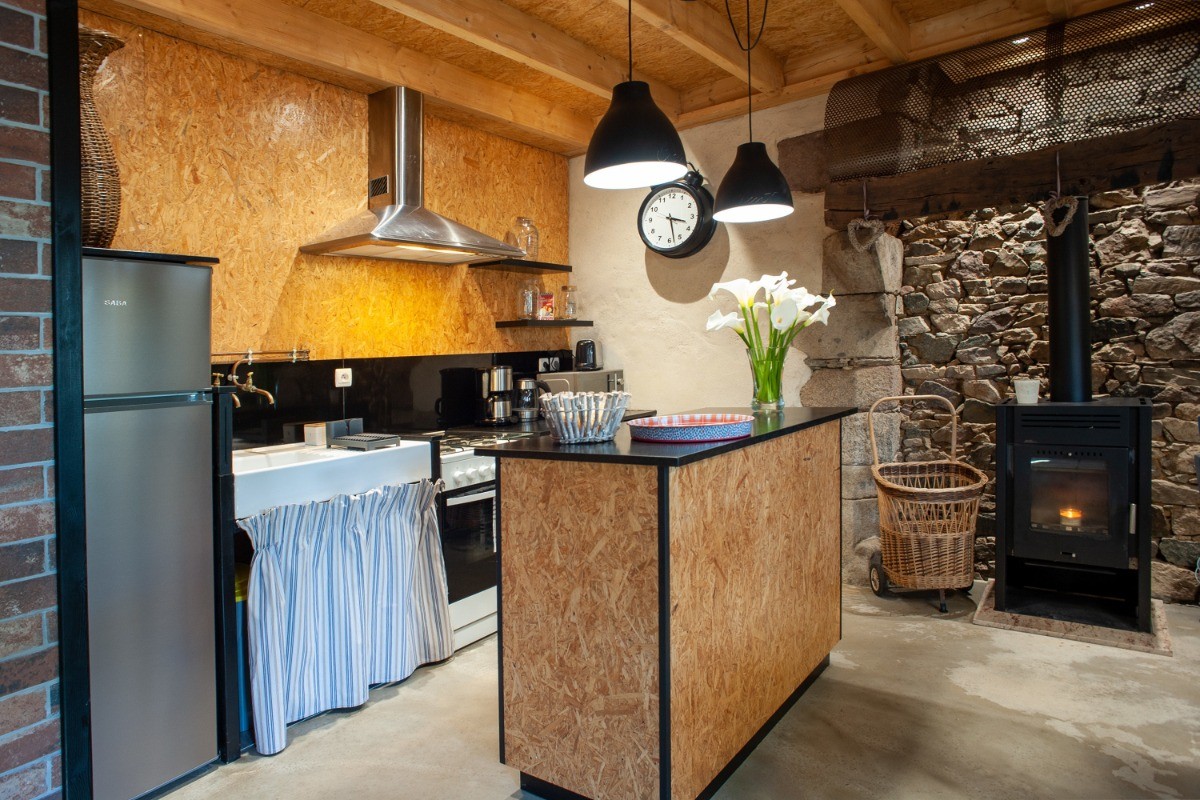 Charmante maison en pierre, 2 à 4 personnes, Clévacances,  Coin cuisine