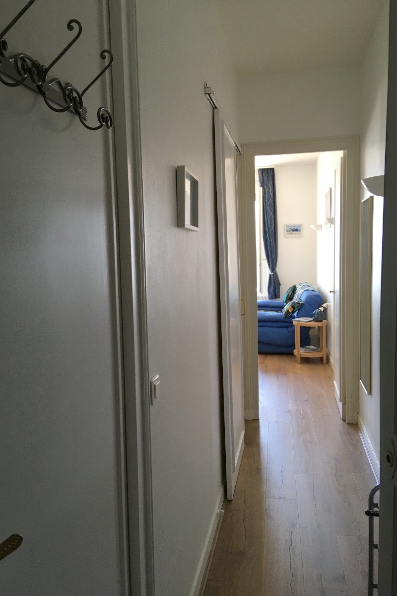 couloir d'entrée avec WC indépendant