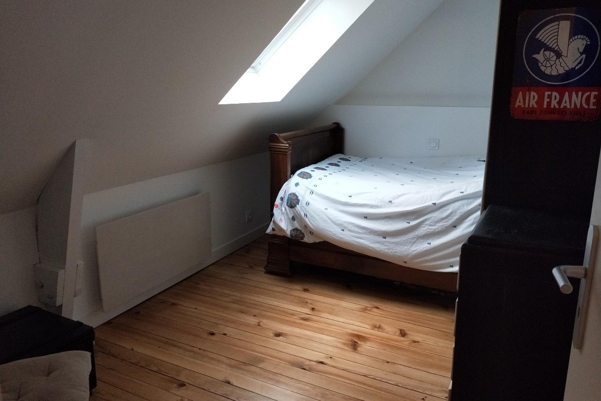 La chambre , lit 120 cmsx180, rangements