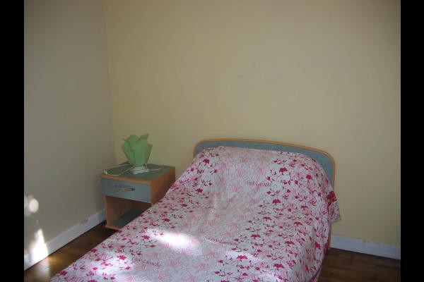 Chambre étage lit de 90 Lollier St Nazaire©VCC/LAD