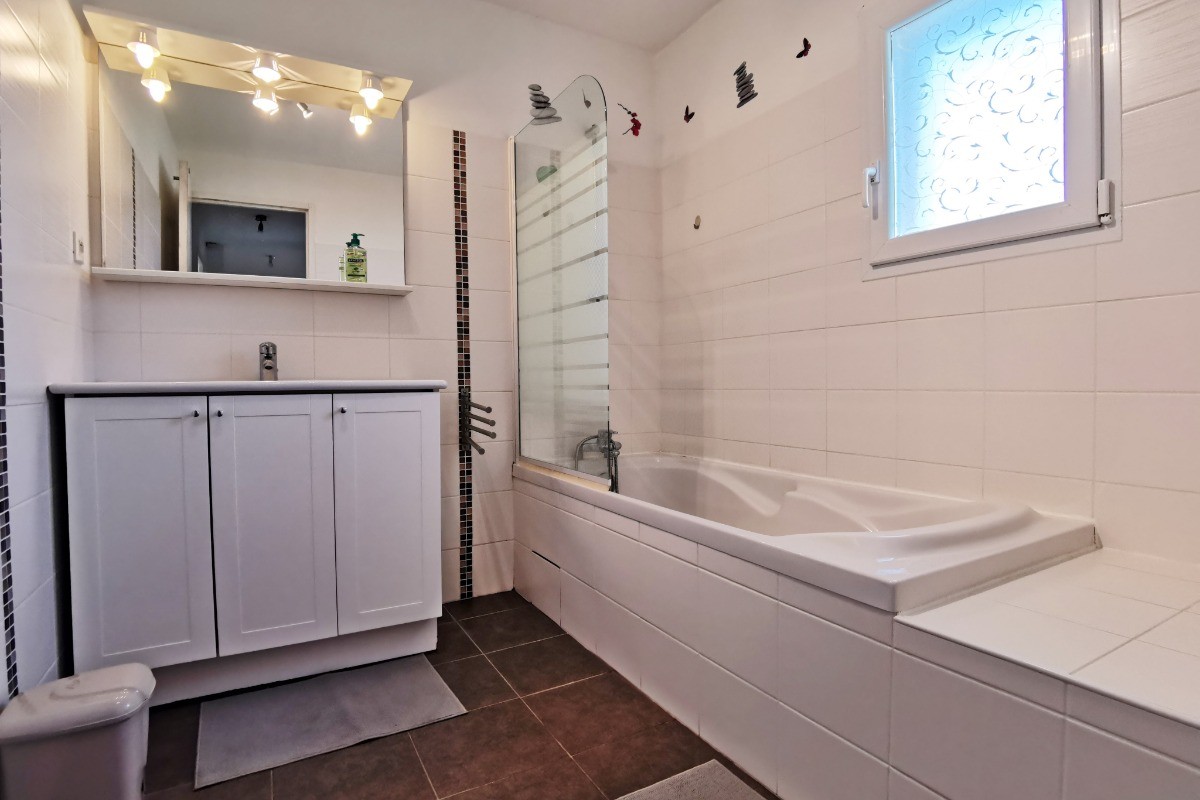 Etage: Salle de bain