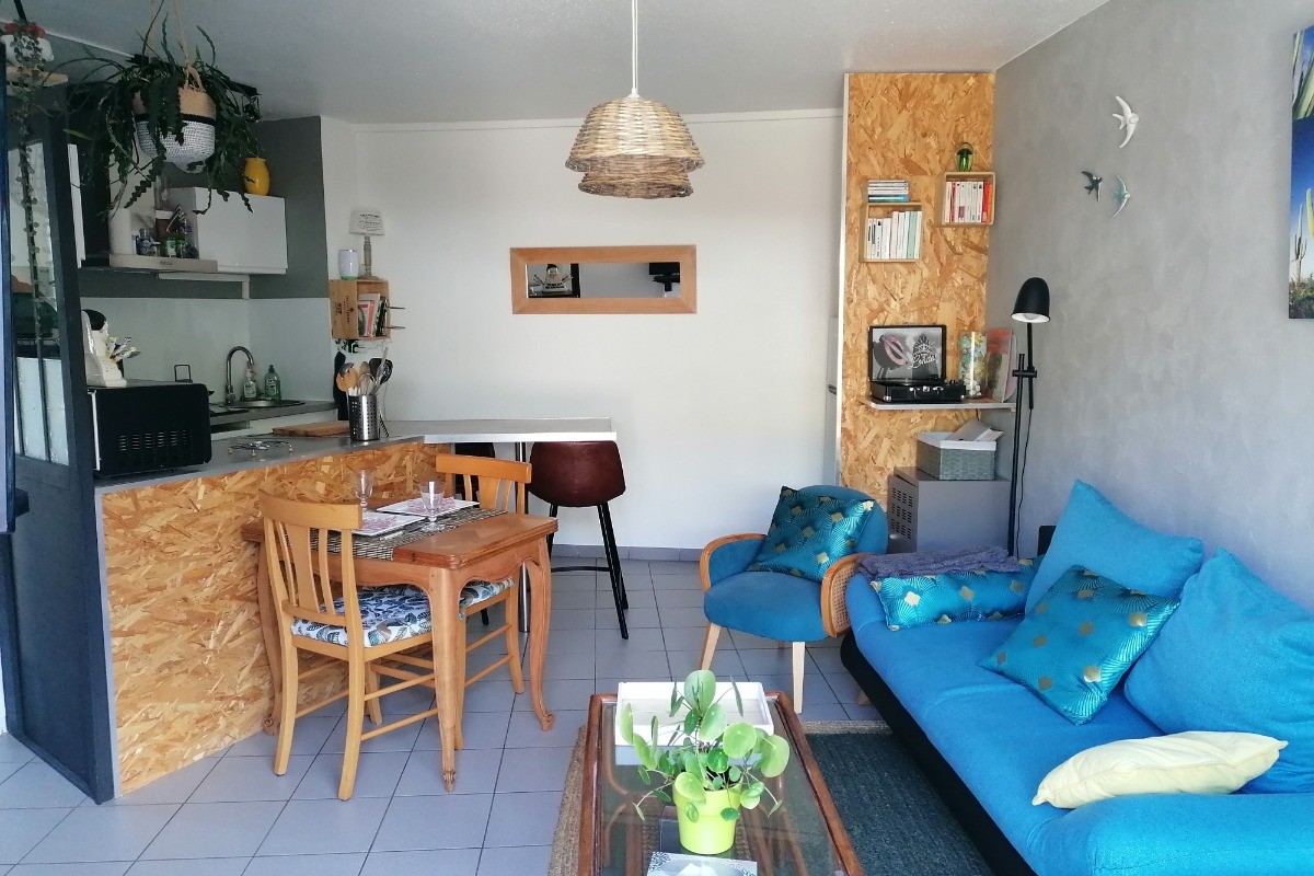Possibilité d'aménager un espace avec table et chaises rajoutées.