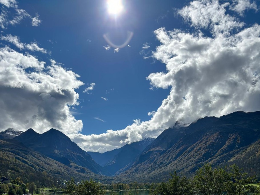 Vue depuis le château de Génos