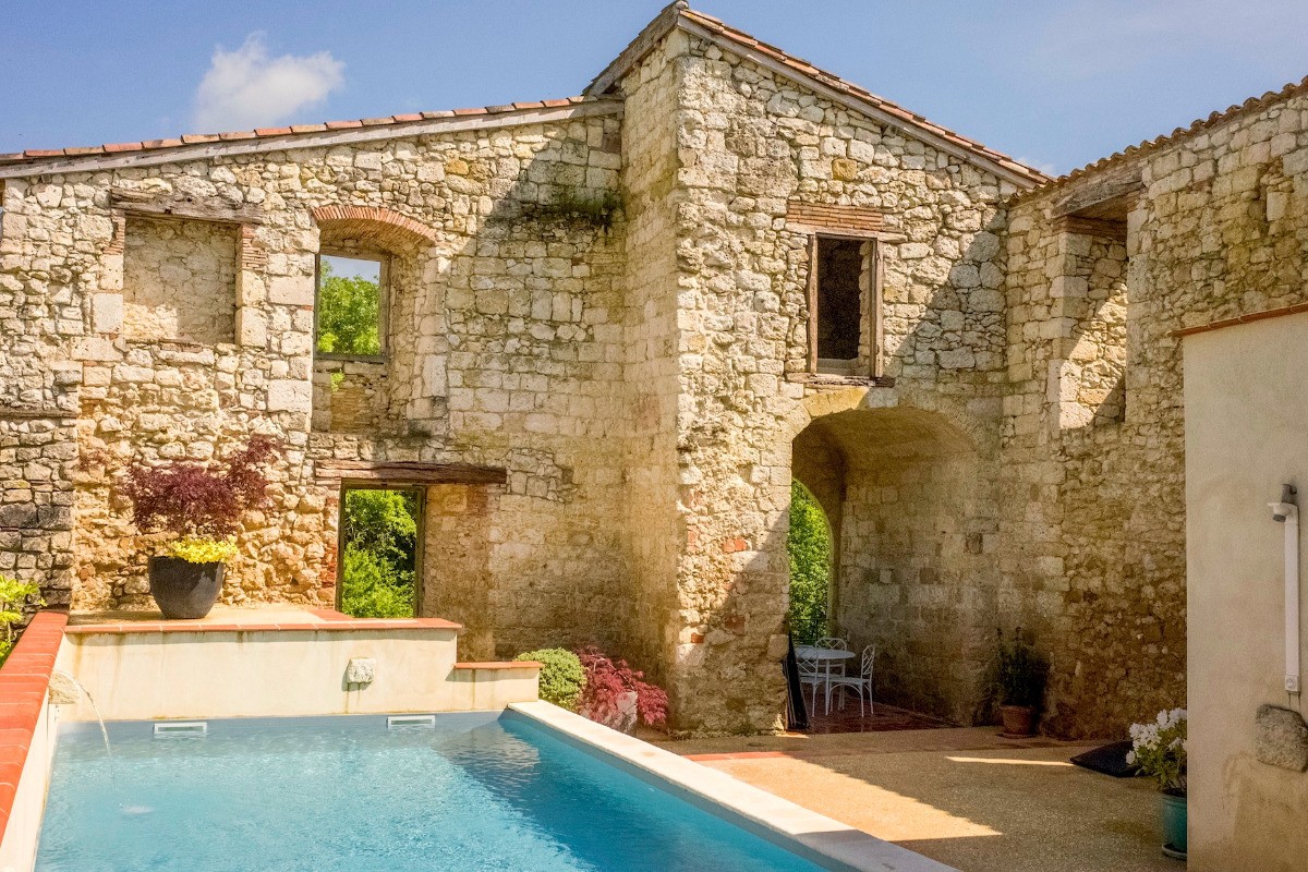 Piscine ensoleillée privative
