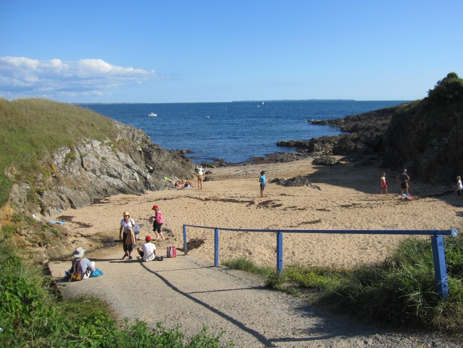 Petite plage à Doêlan