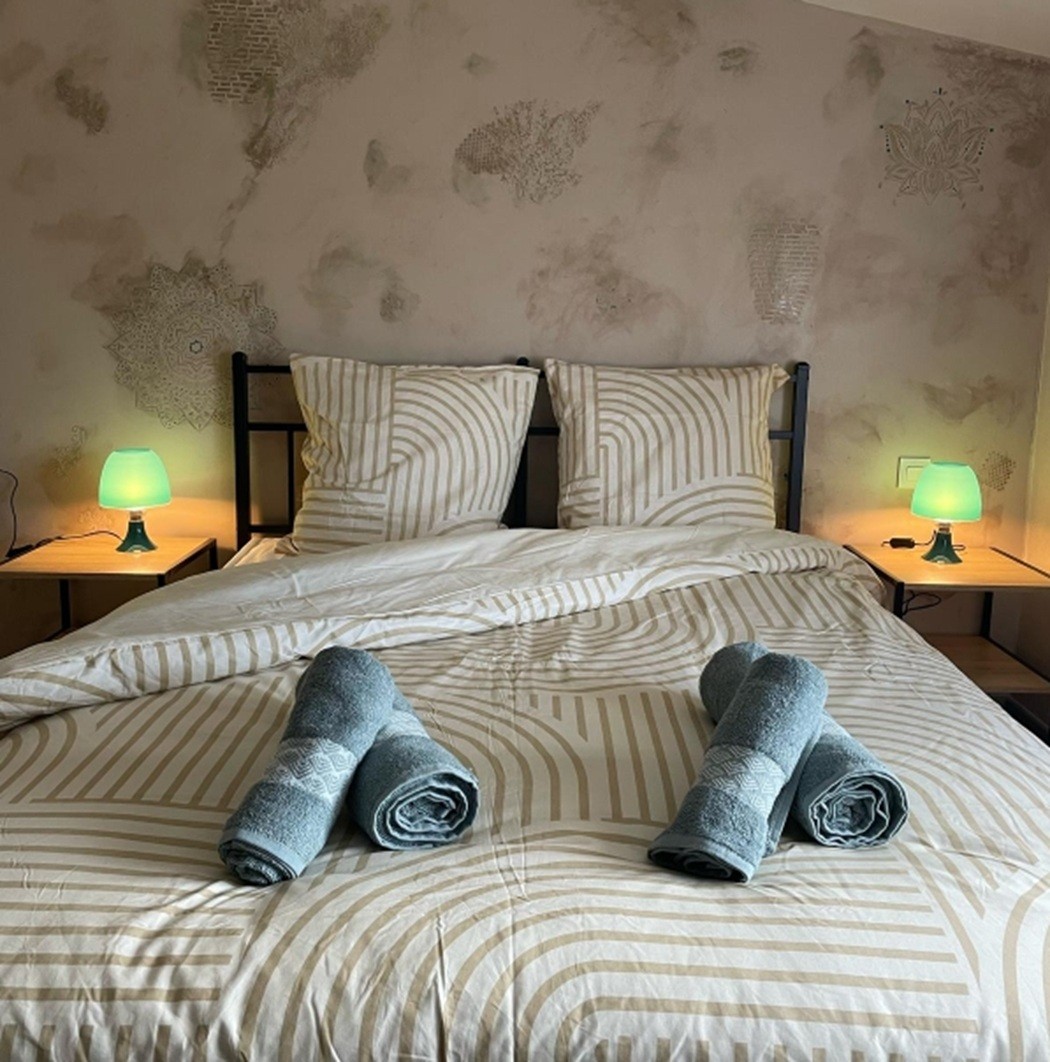 Gite adishatz - chambre  - sarrant