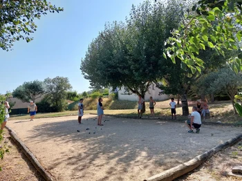 Le terrain de pétanque