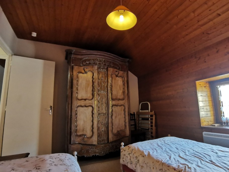 armoire bretonne /petite chambre
