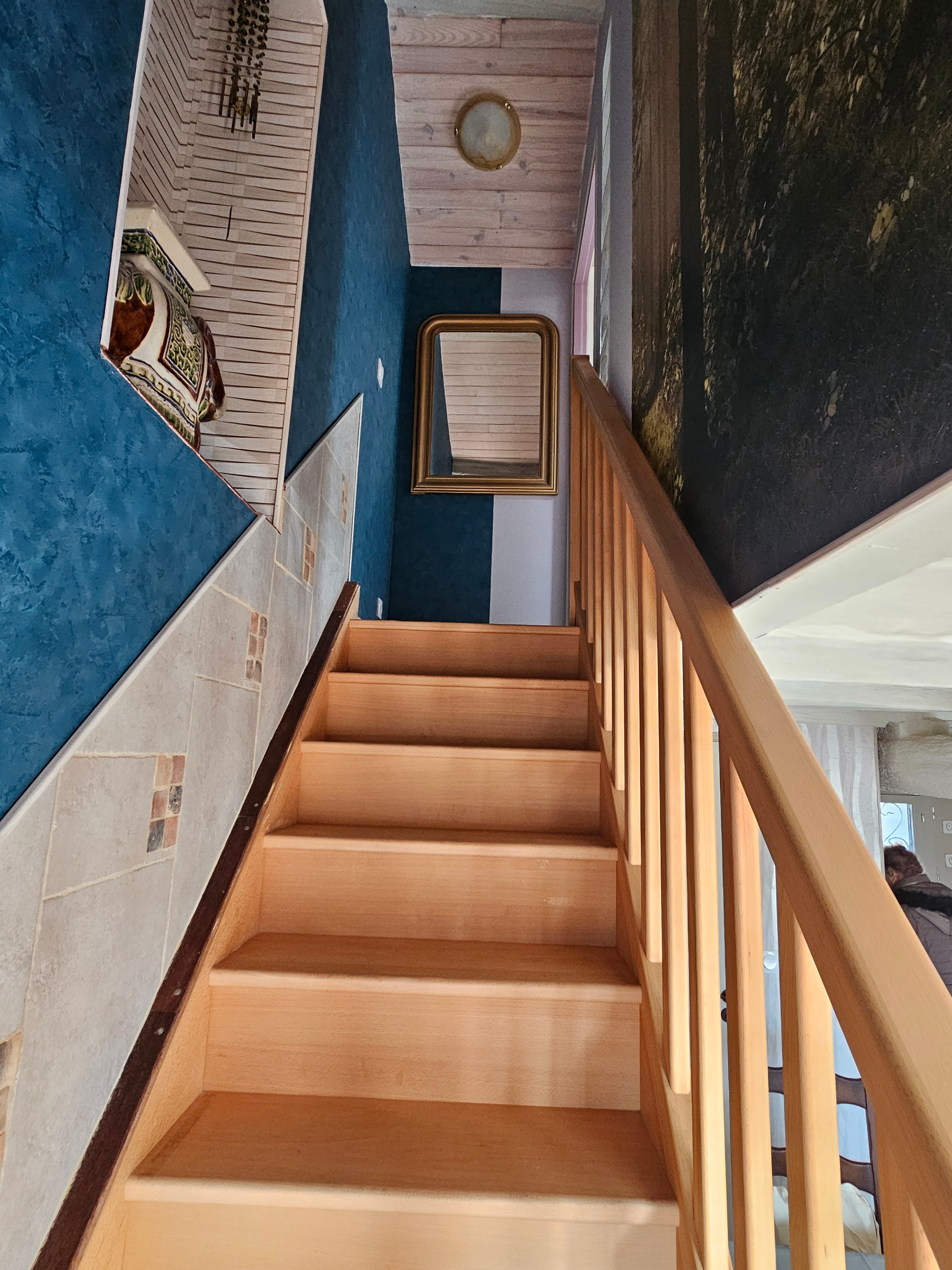 Access to master suite
