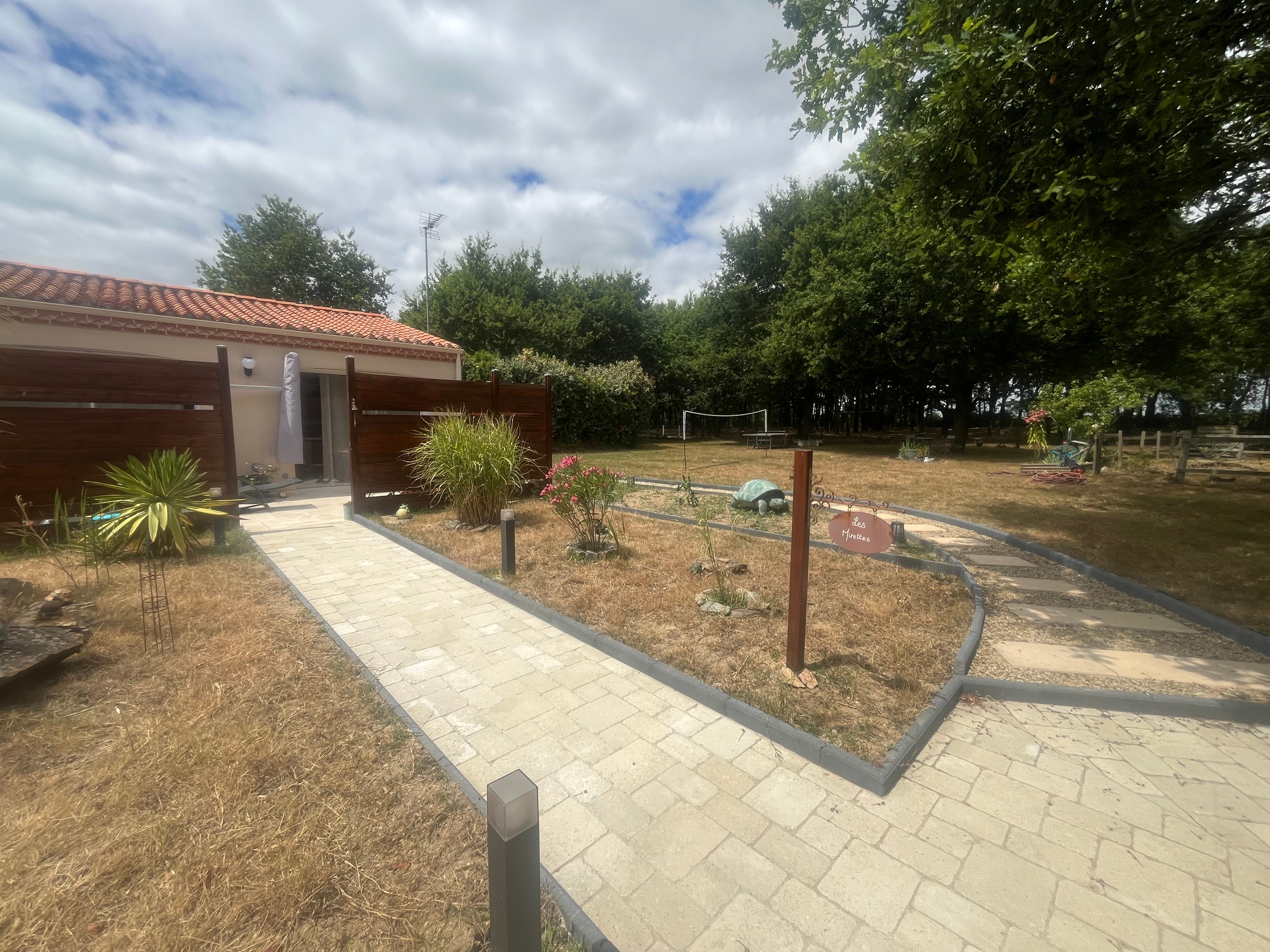 Les Mirettes Holiday Cottage