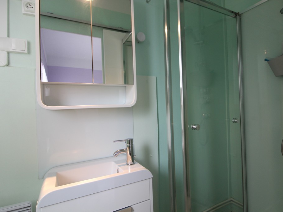 Salle d'eau 2 - Appartement F2 1er étage