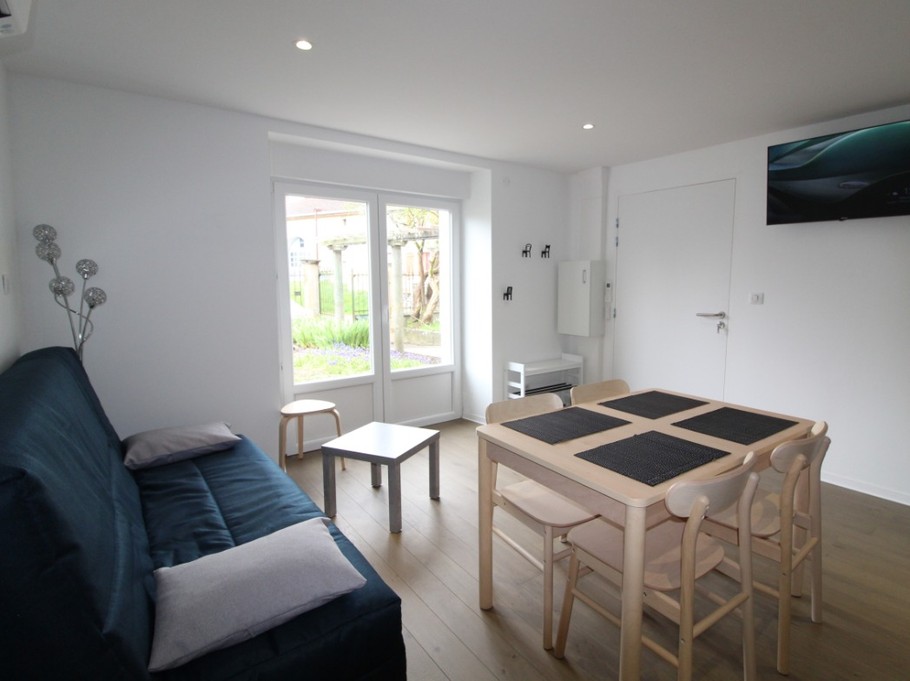 Accès direct à la terrasse privative - Gites La Source du Rey