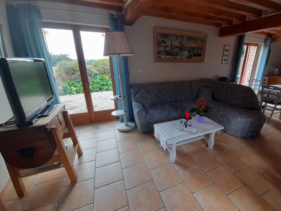 Vue de l'entrée sur le salon