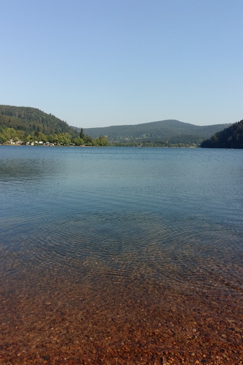 Entrance to Lac de Longemer, view of the campsite on the left...