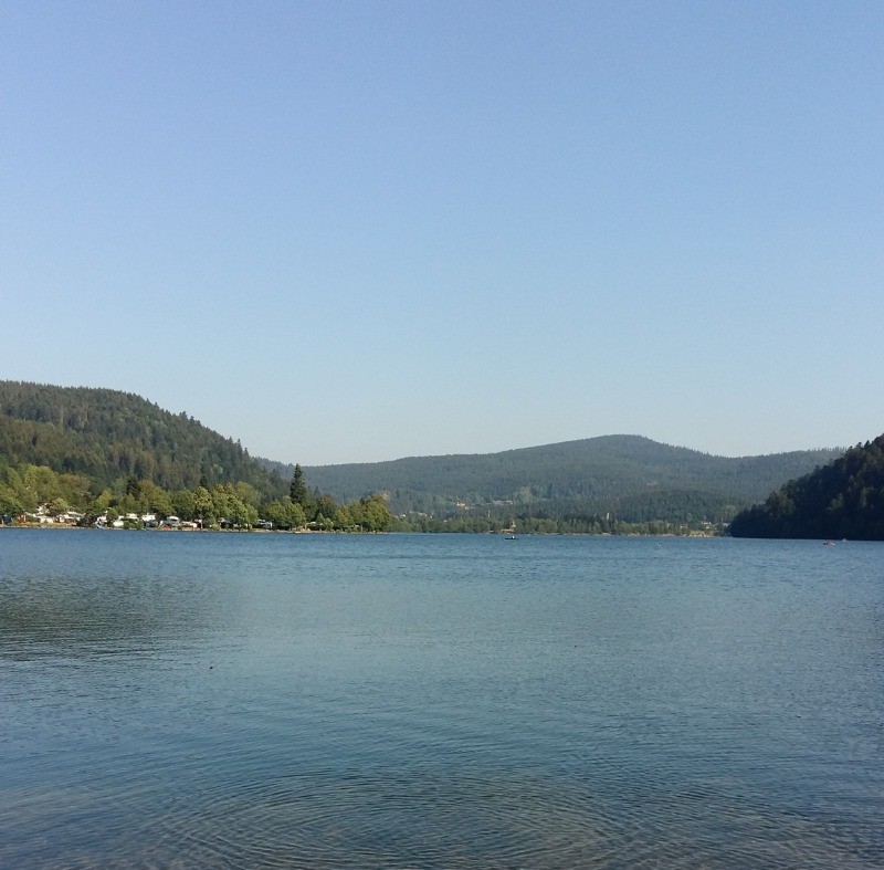 Entrance to Lac de Longemer, view of the campsite on the left...