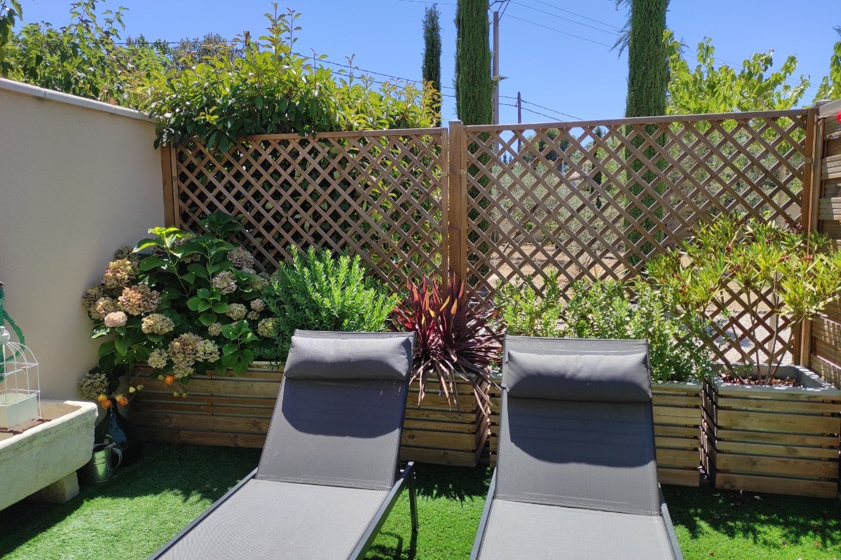 coin détente sud /  vue sur jardin