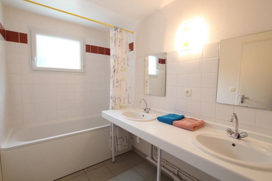 Salle de bains au rez-de-chaussée