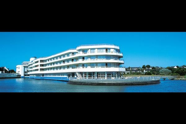 Centre de thalassothérapie (Le Crouesty) 8 km