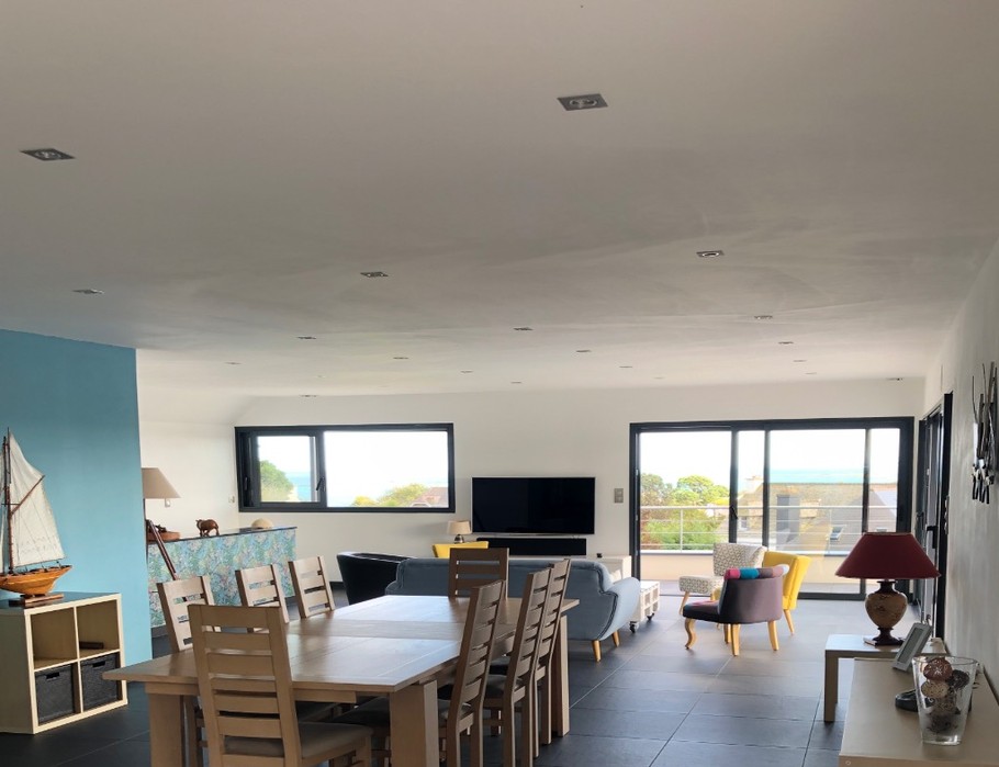 Grande pièce à vivre, salle à manger- salon