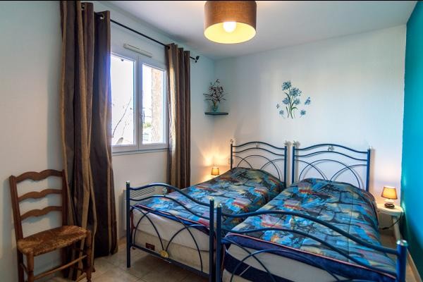 Chambre confortable – Location de vacances Hérault.