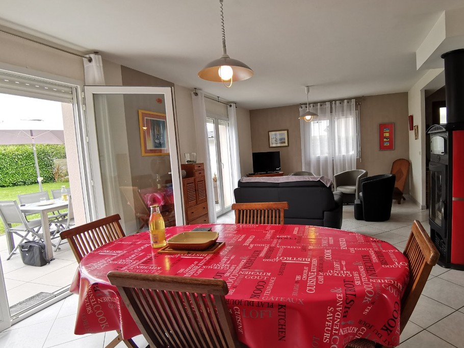 Séjour avec poêle à bois