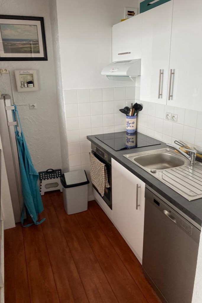 FULLY EQUIPPED NEW KITCHEN (2022)