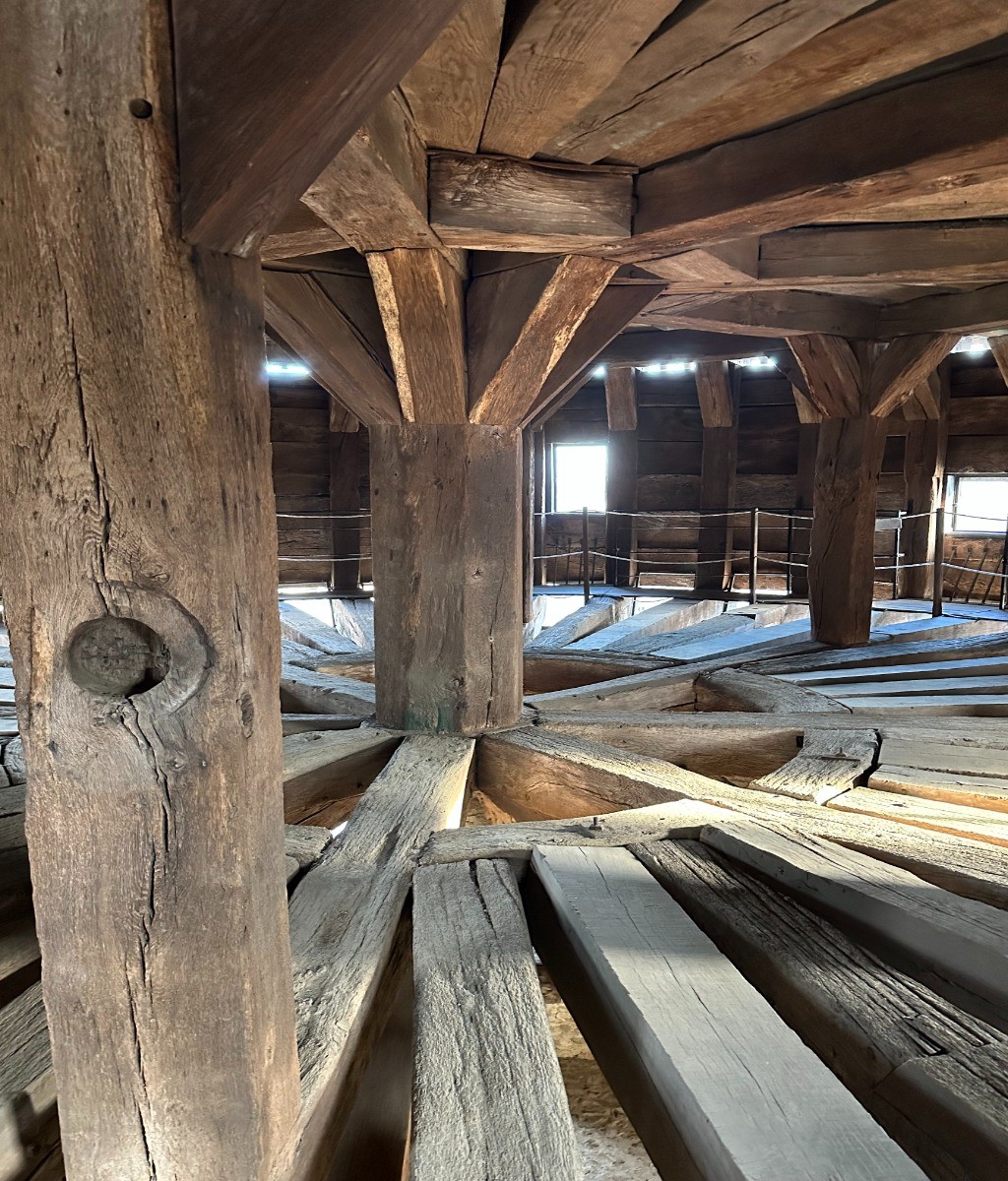 Chambre indépendante pour 2 personnes (lit queen size 160 x 200 cm). Draps et linge de toilette fournis ©M. Pellerin