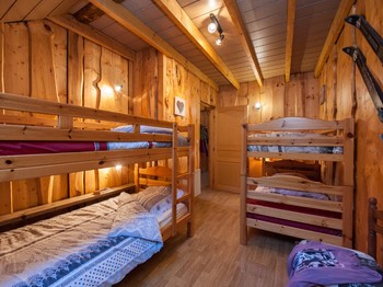 1st bedroom for 4 people - Apartment La Tanière des copains, La Bresse