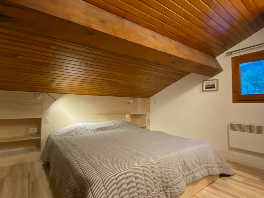 Chambre 4 - mansardée 2ème étage - Lit 160