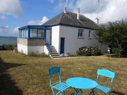 Garden with sea view