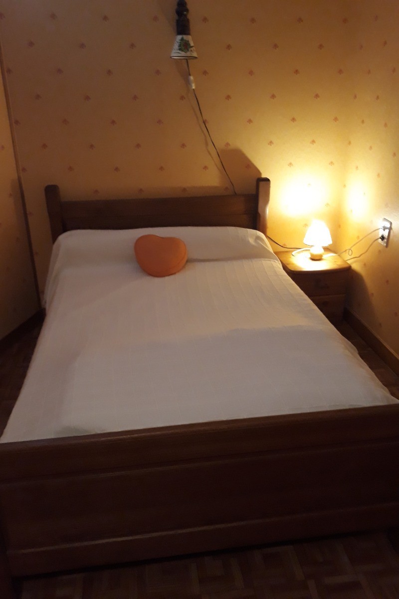 La chambre avec lit bébé