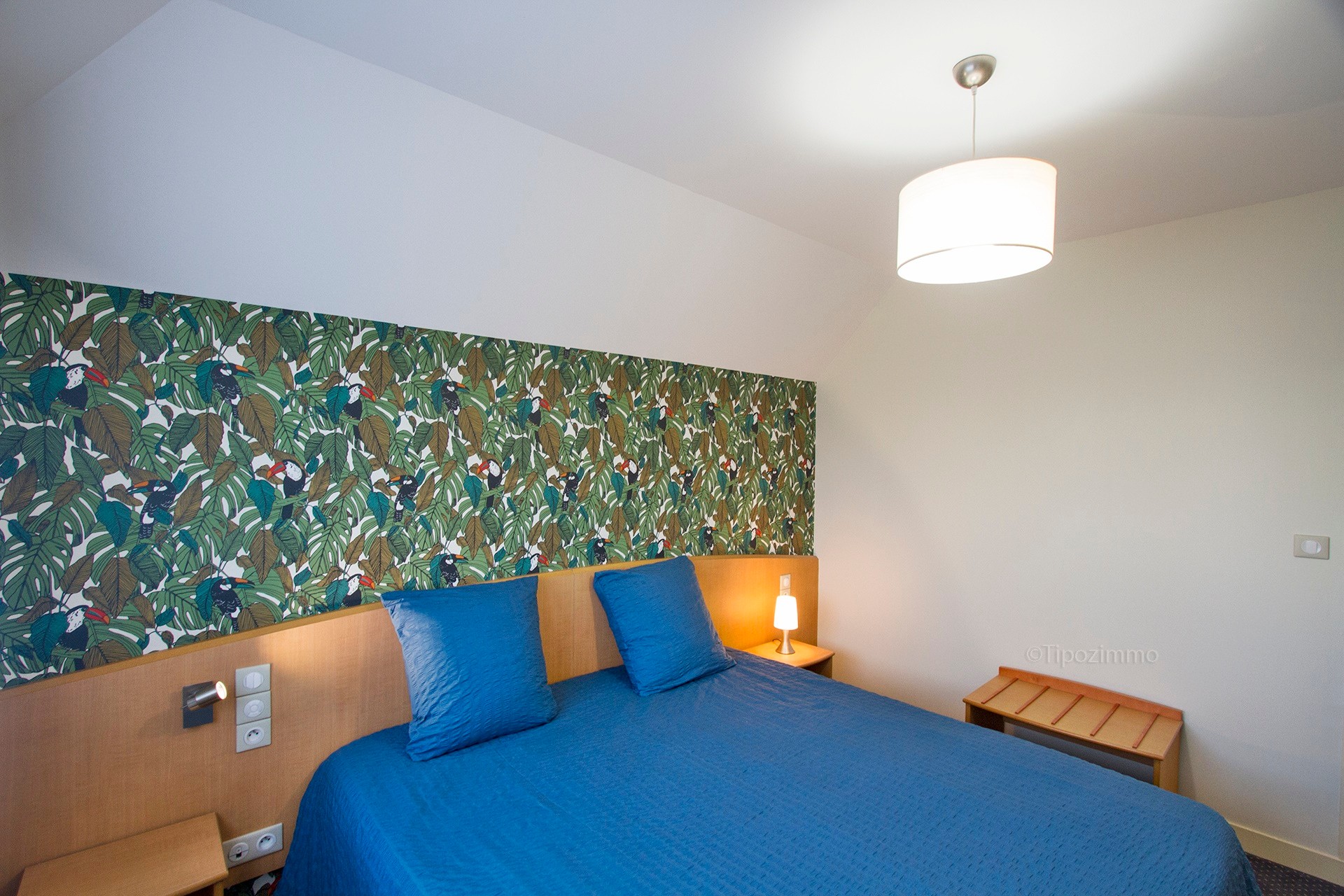 Bedroom with bed 180 x 200