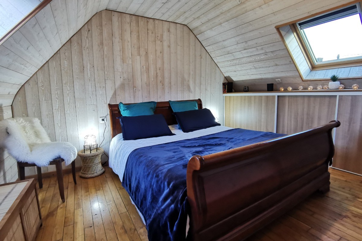 Etage: Chambre 1 avec 1 lit 160