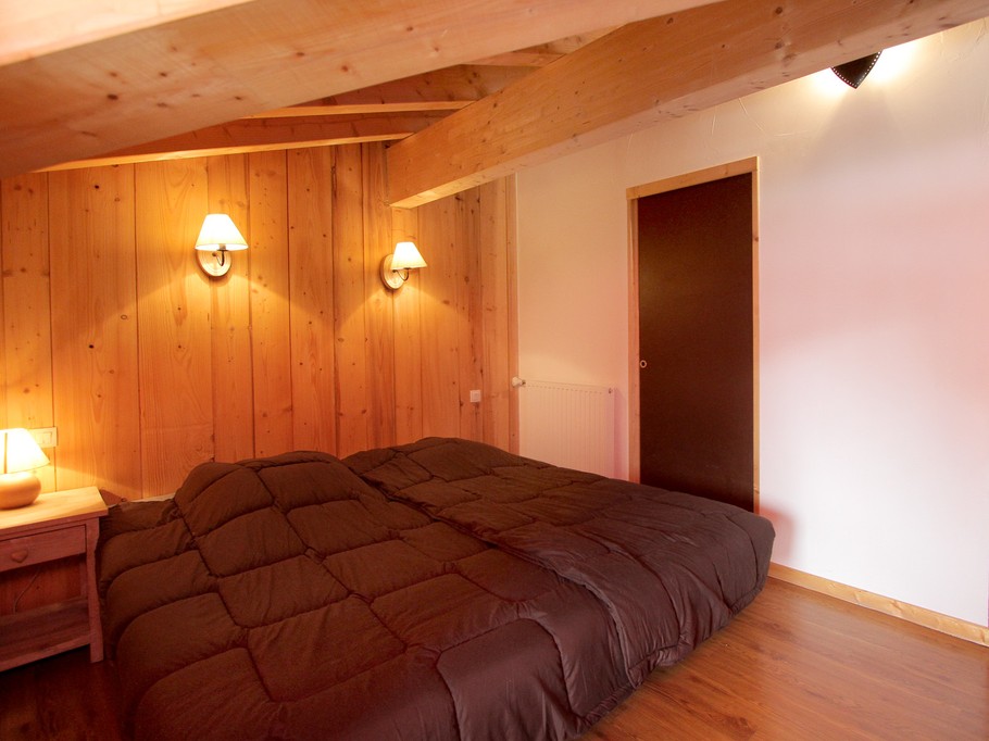 Chambre 2 à l'étage