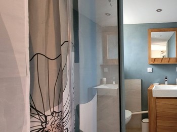 Salle de bain douche toilette