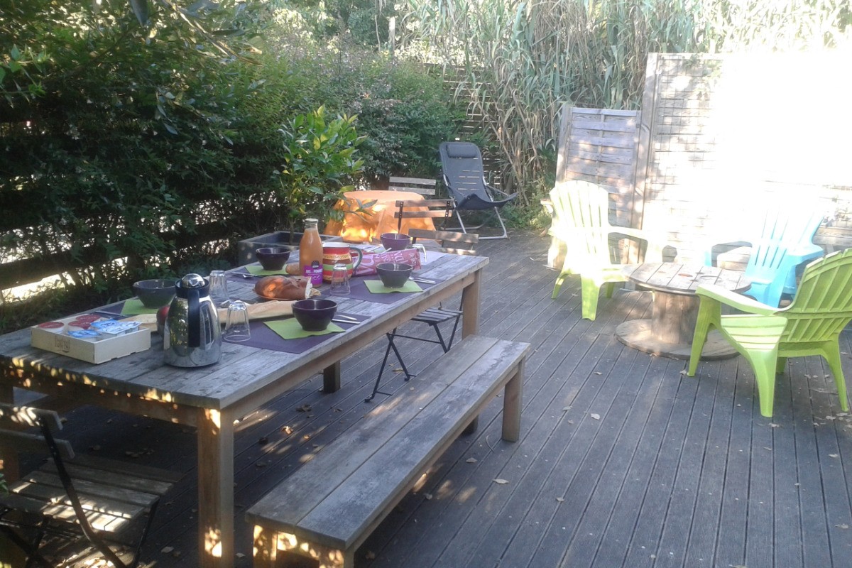 petit déjeuner sur la terrasse