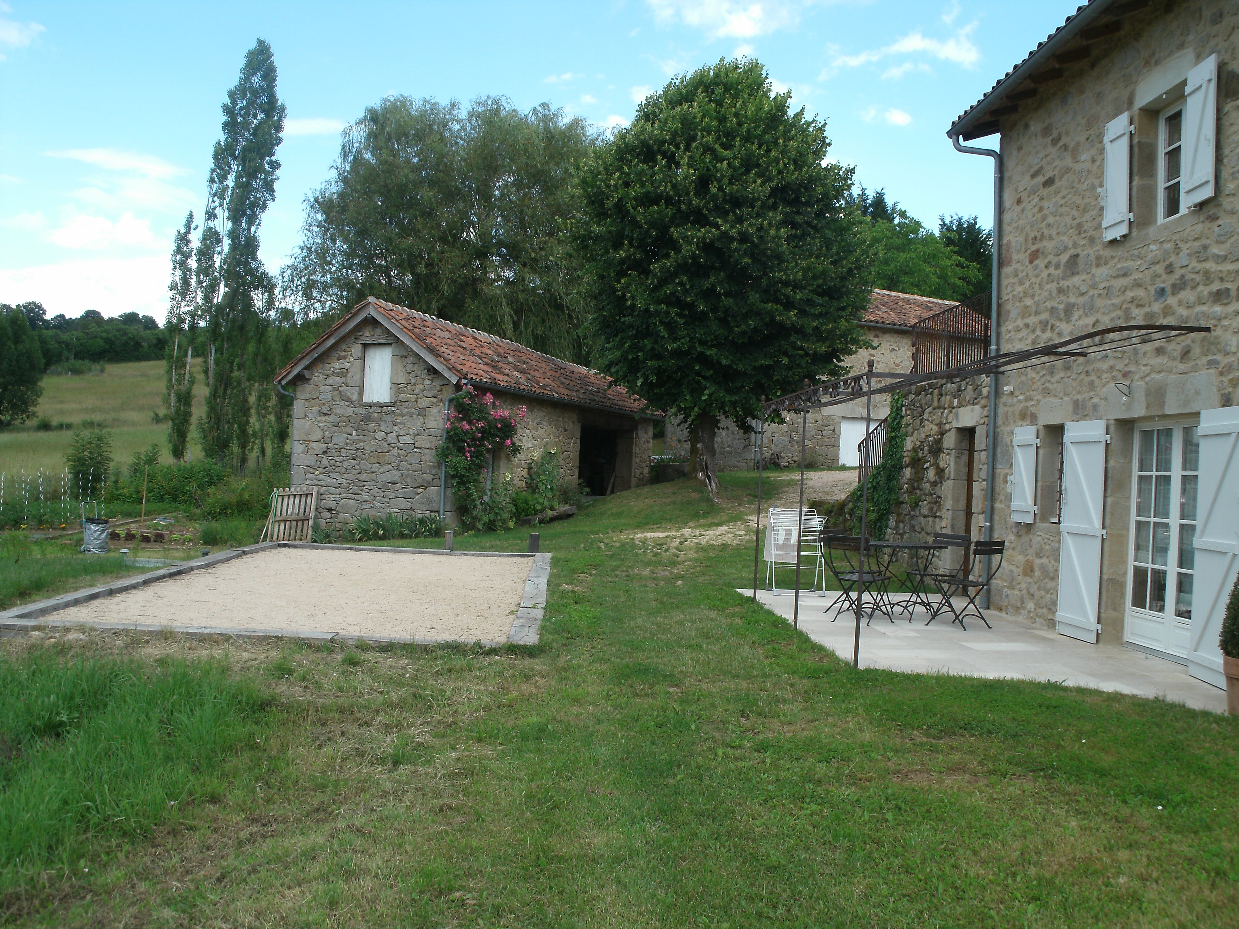 Tilleul room terrace and pétanque